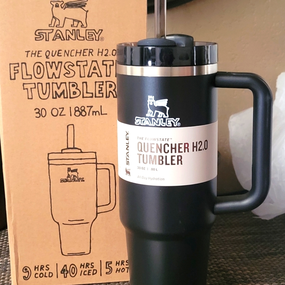 BNIB Stanley x Najiel Graph 30oz Quencher Limited Edition